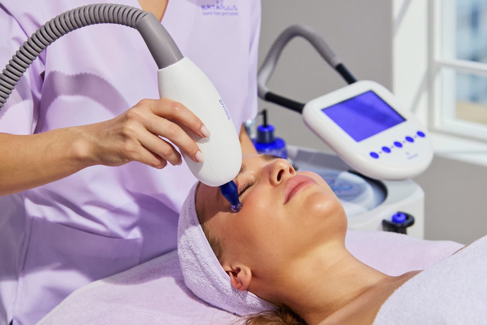 Radiofrequency facial treatment at an esthetics clinic