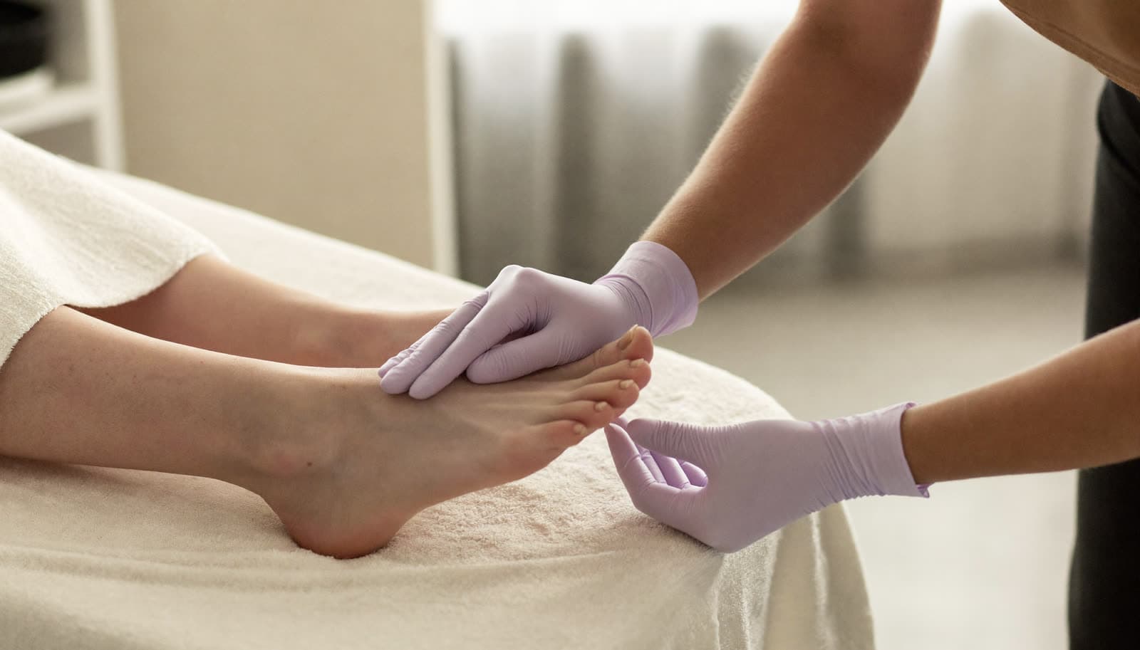 Relaxing massage at an esthetics clinic